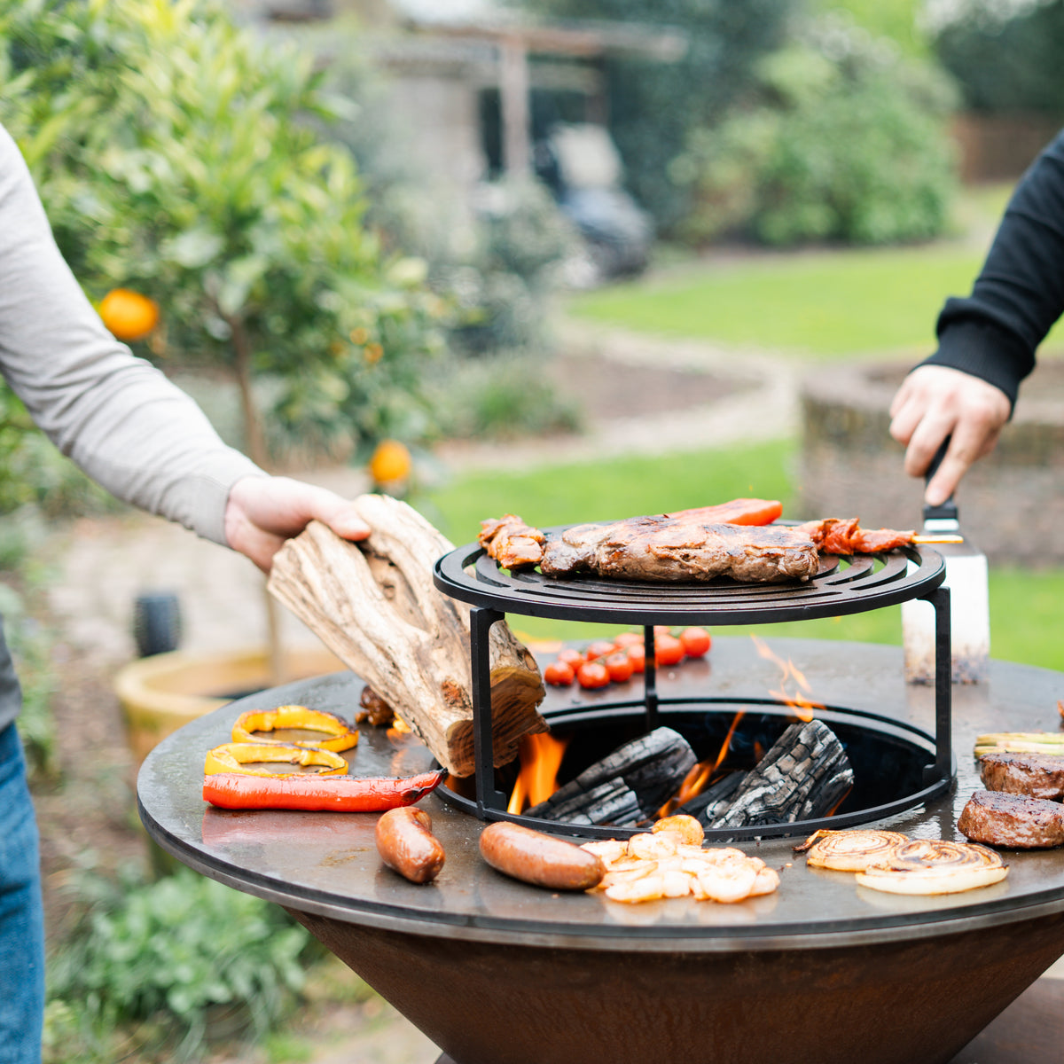 Brasero BBQ Plancha Grill Compañero XXL Acero Corten - Con tapa y depósito de leña Ø80cm