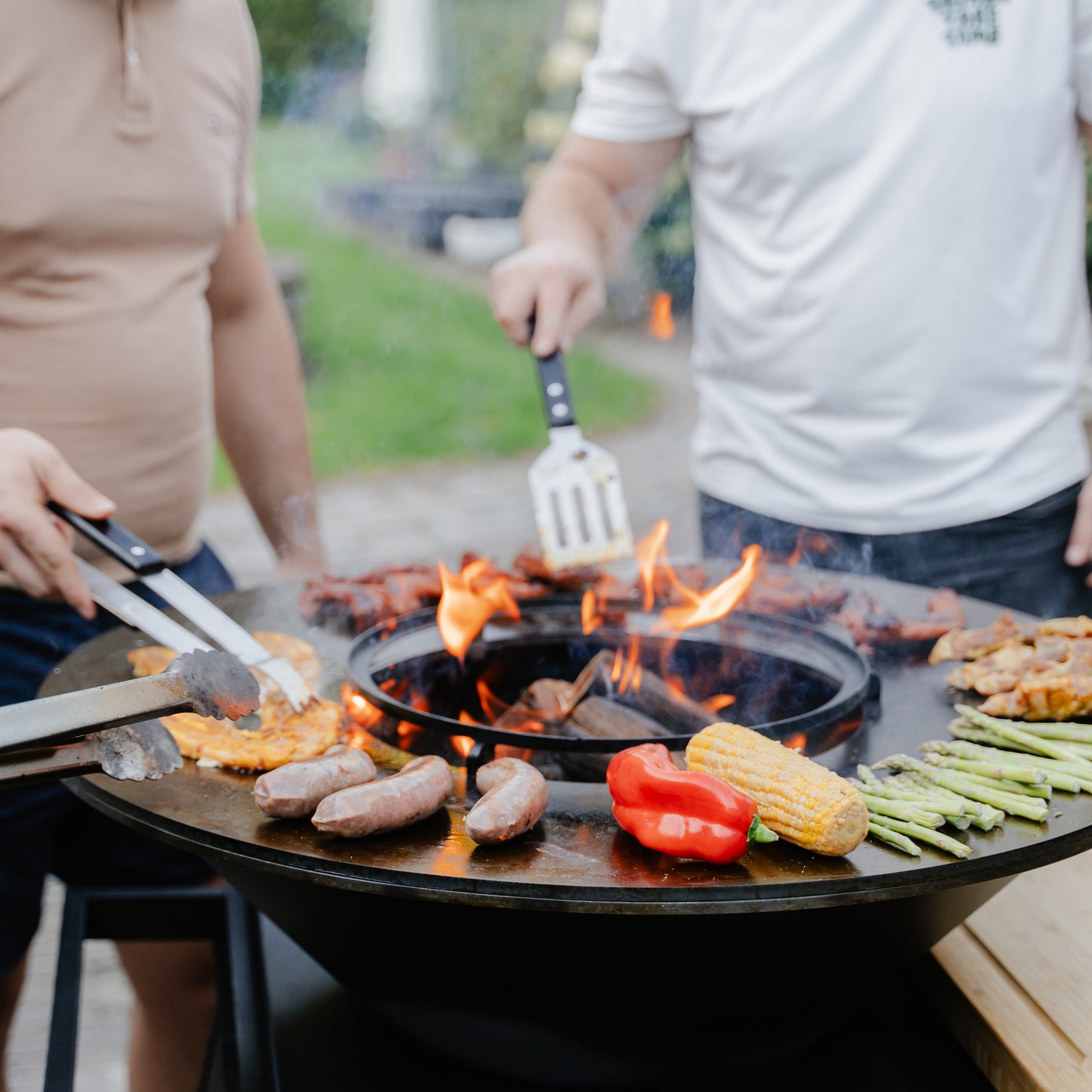 BBQ Plancha Grill Big Jack Black 3.0 - Con tapa y leñero
