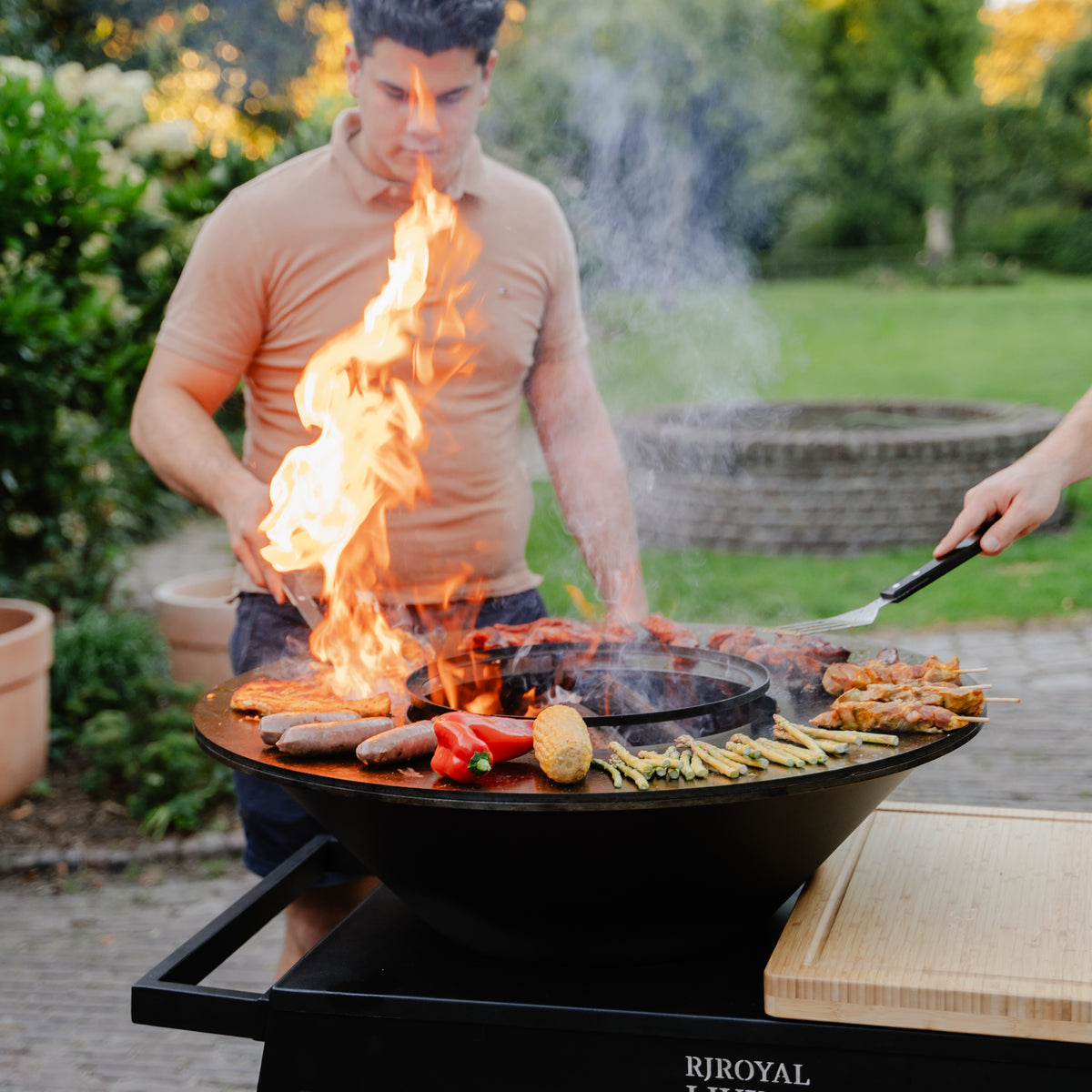 BBQ Plancha Grill Big Jack Black 3.0 - Con tapa y leñero