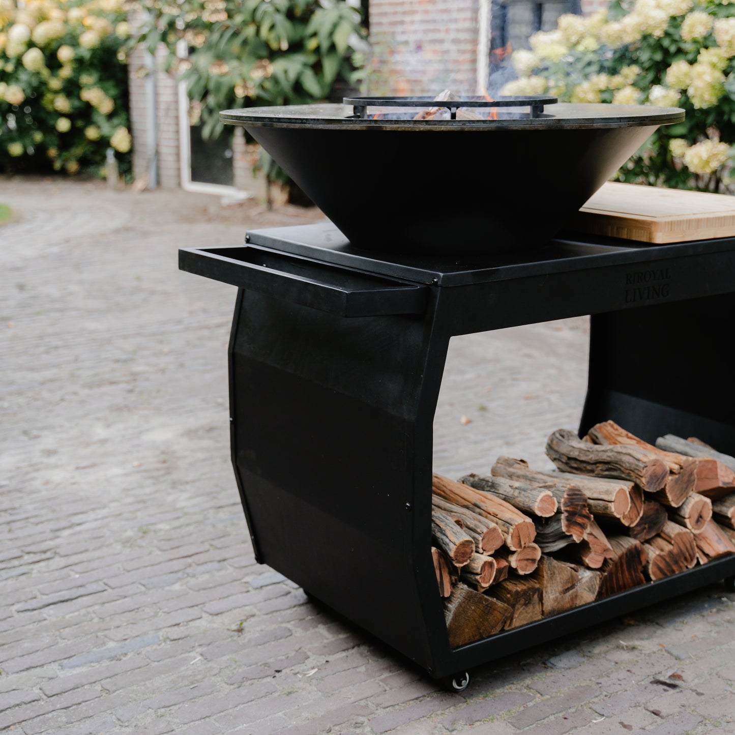 BBQ Plancha Grill Big Jack Black 3.0 - Con tapa y leñero