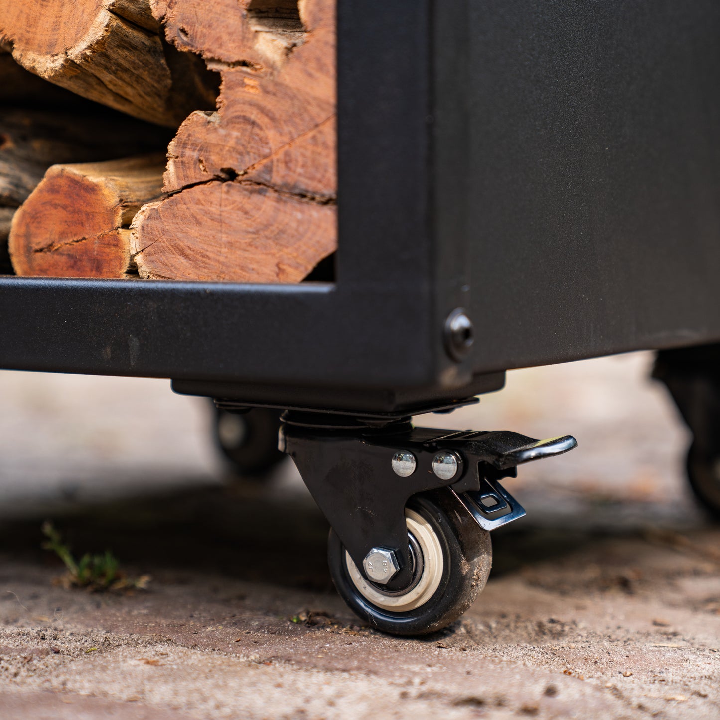 Brasero BBQ Plancha Grill Acero Corten Camarada 2.0 - Con tapa y depósito de leña Ø70cm