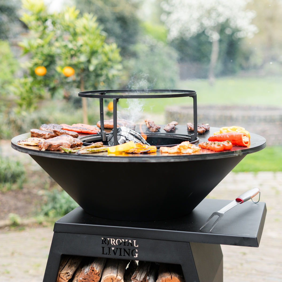 Brasero BBQ Plancha Grill Compañero XXL Blackline - Con tapa y depósito de leña Ø80cm