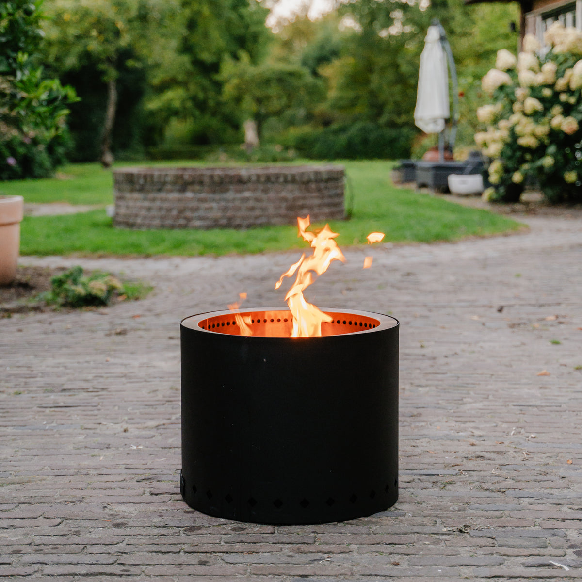 Cesta de fuego y barbacoa Chimenea sin humo | Fuego Lujo Blackline 49Ø